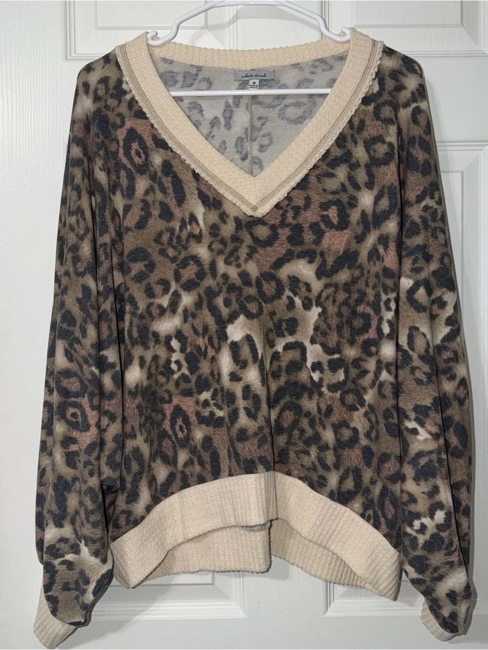 White Birch Cropped Leopard Print Long Sleeve Sweater Size M - Picture 1 of 4